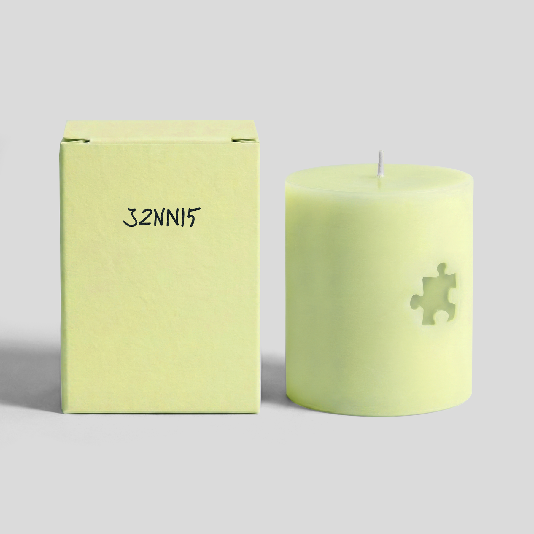 J2NNI5 Scented Green Candle