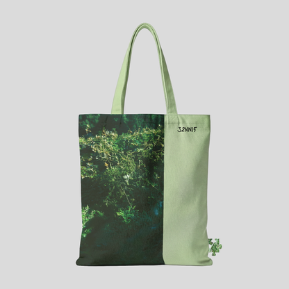 J2NNI5 Green Tote Bag